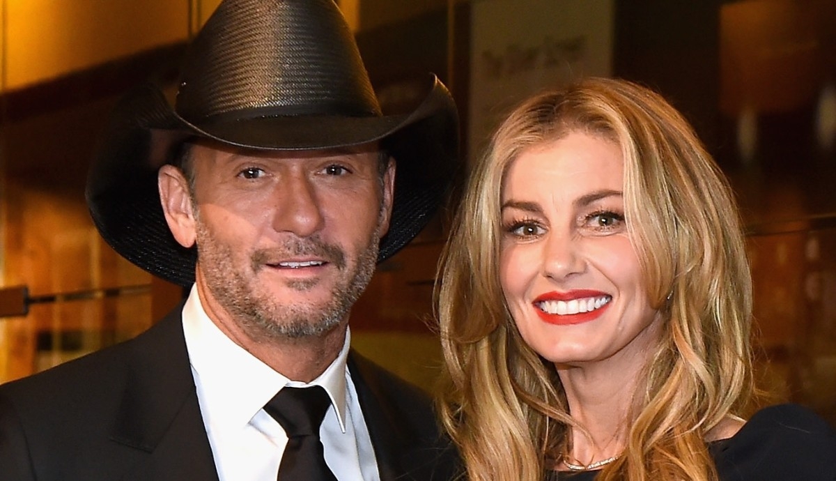 What Happened to Faith Hill? Tim McGraw's Wife Deleted Social Media & Went MIA