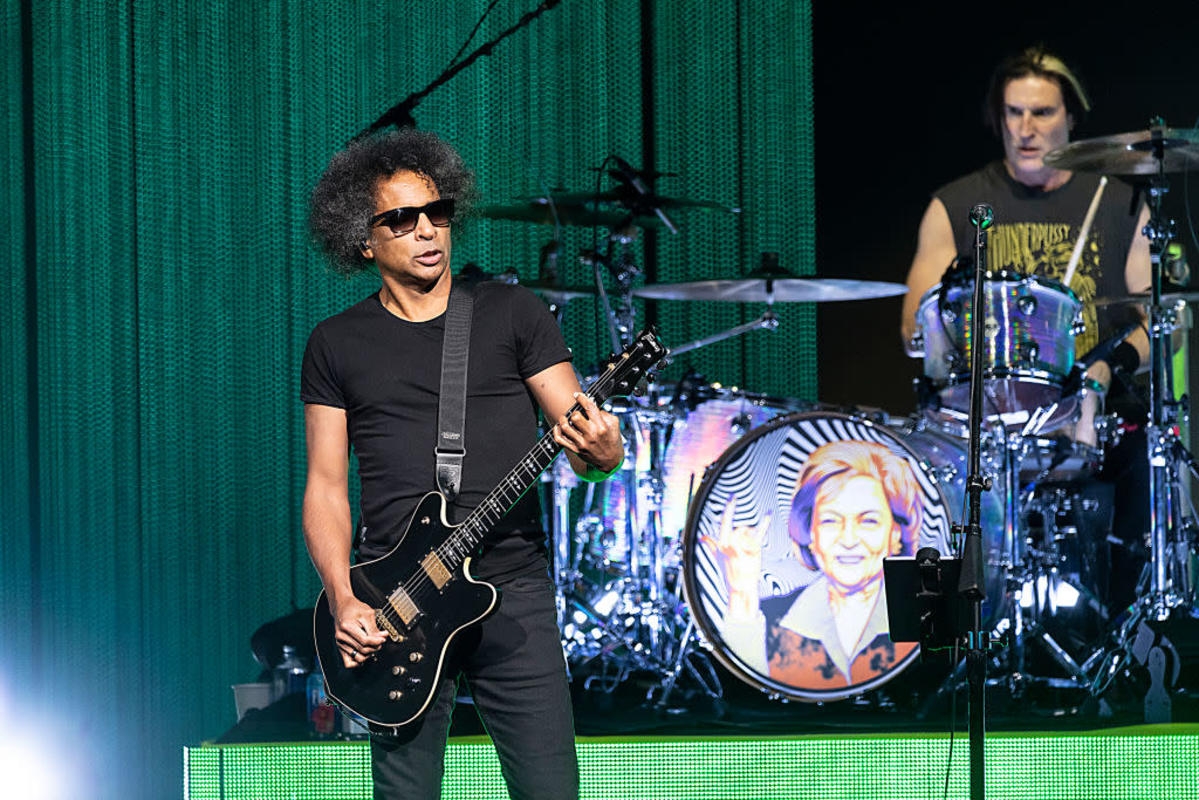 Chart-Topping Grunge Band Cancels Show After Member Suffers ‘Medical Emergency'