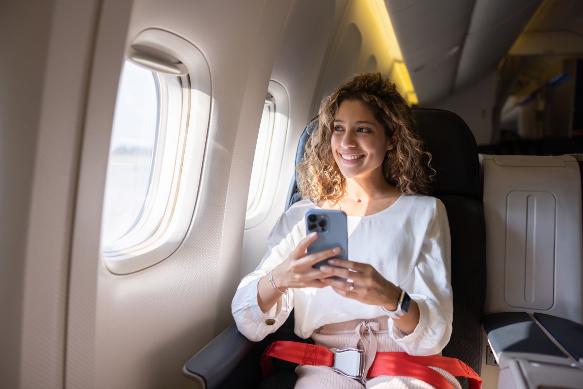 The One App Travel Experts Say Everyone Should Download Before Going Abroad