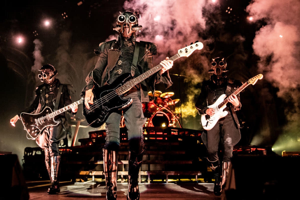 Popular Rock Band Tops Albums Chart for First Time in 4 Years