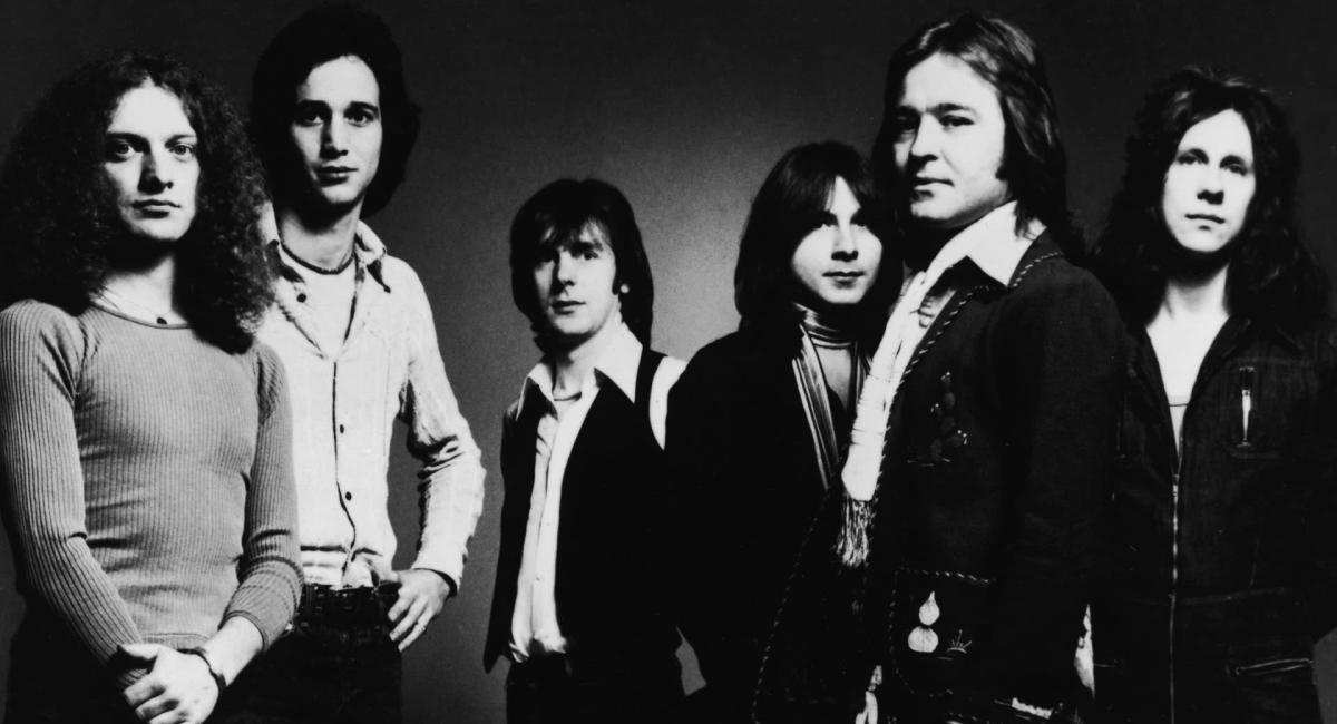 Iconic 1970s Rock Band Announces Lead Singer is Leaving