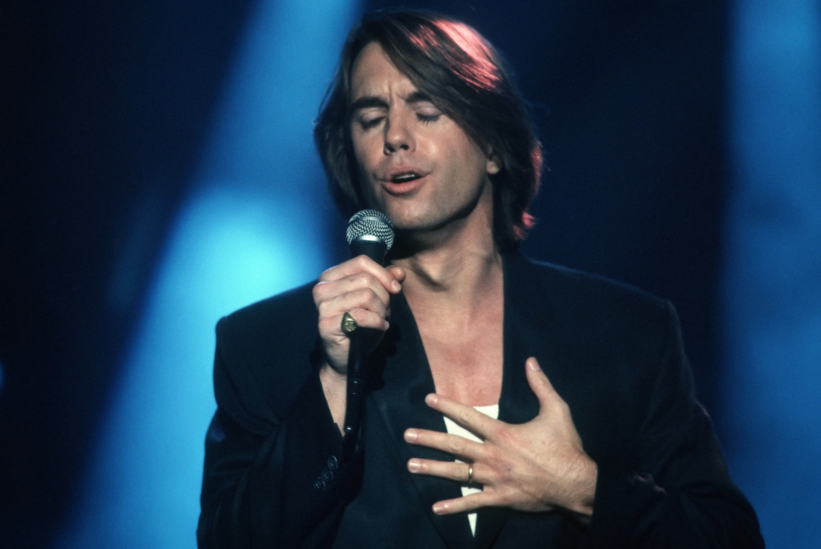 '70s Teen Idol Stuns Fans With Ageless Appearance: 'I Have a 45 Record of This Song'