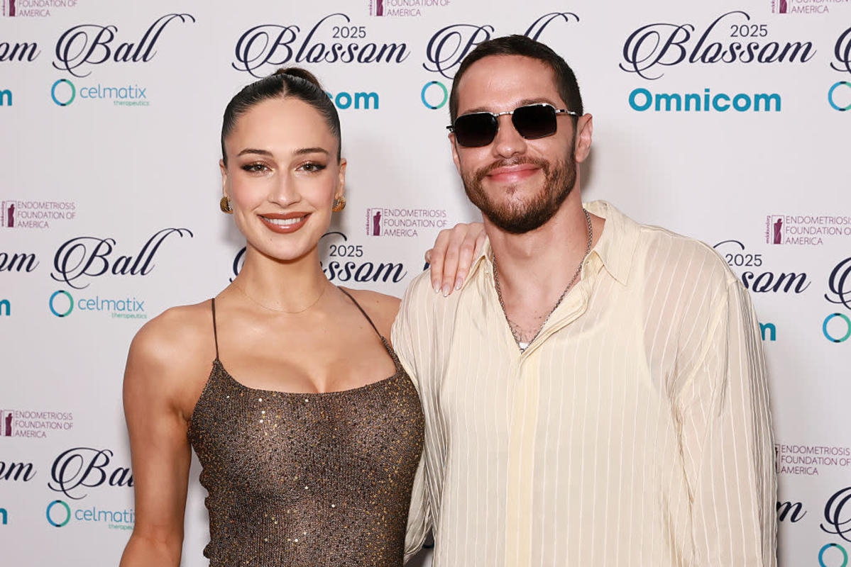 Elsie Hewitt Turned Heads in String Bikini Days Before Pregnancy Announcement