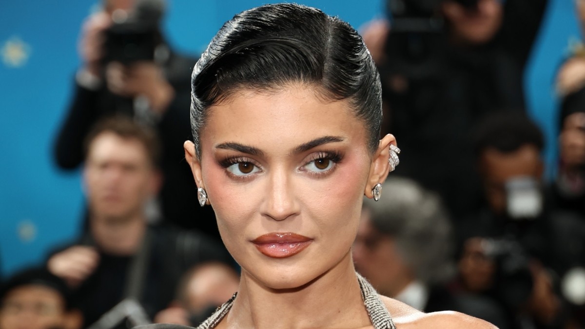 Kylie Jenner ‘Will Be Glowing All Summer' in Strapless, Busty Display