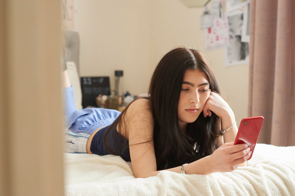 Eliminating This 1 App From Your Phone Can Double Your Focus, According to Cognitive Experts