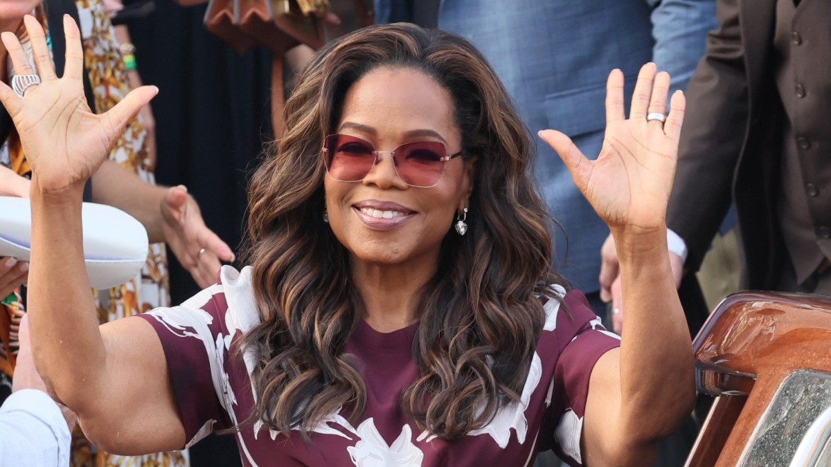 Oprah Winfrey, 71, Shows Some Skin in Surprising Style Switch-Up for Special Event