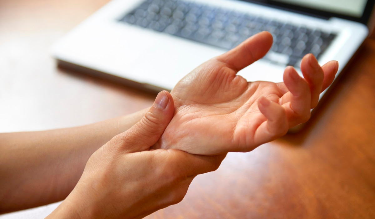 The Unexpected Tip That Helps With Arthritis, According to a Rheumatologist