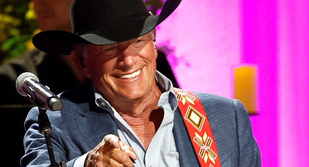 George Strait Surprises Dairy Queen Worker in Viral Video