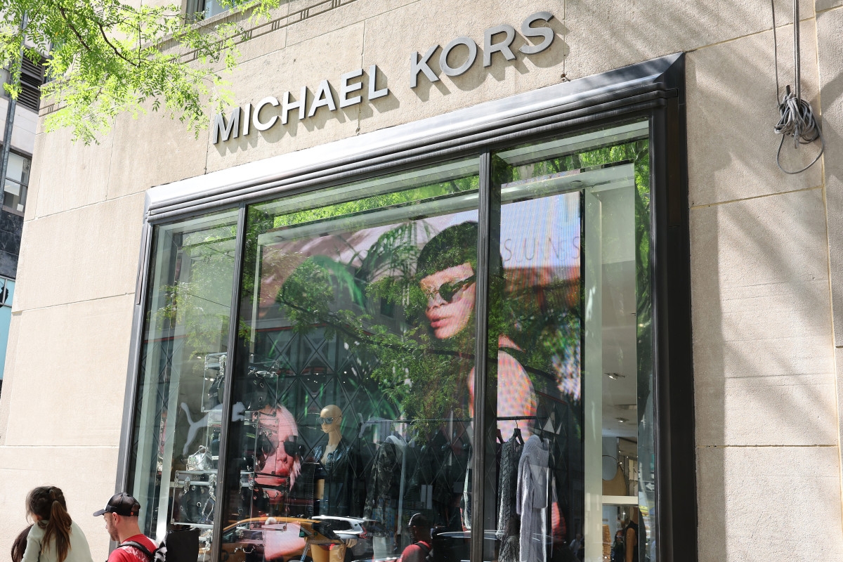 Michael Kors Outlet Is Selling a 'Chic' $628 Tote for Just $89, and Shoppers Say It's the 'Perfect Accessory'