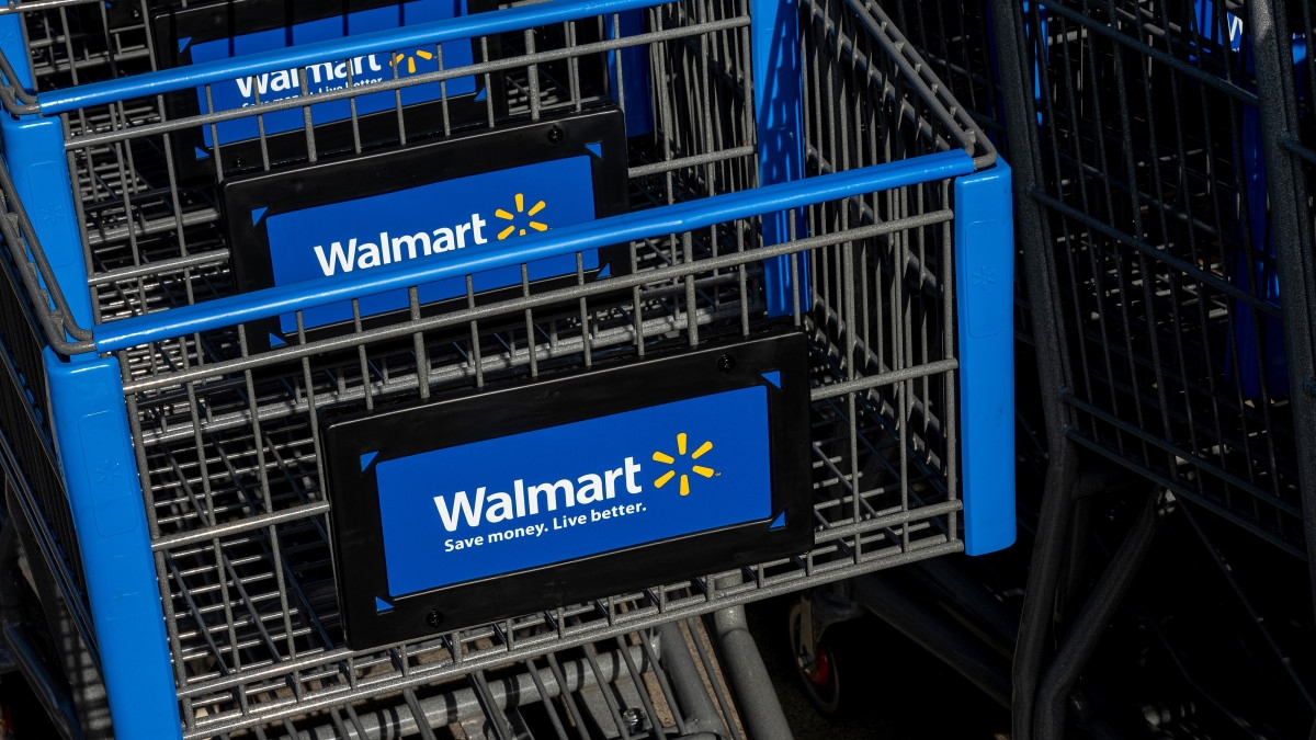 Walmart Is Selling a 'Fast' $70 Solar Phone Charger for Just $18, and Shoppers Say It's a 'Must-Have'