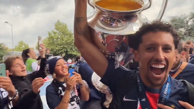 Champions League winners arrive at Parc des Princes with the trophy
