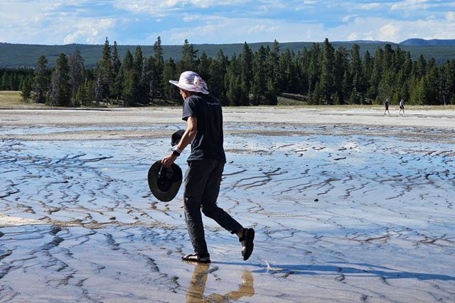 Yellowstone Visitors Horrified After Tourist Walked Across Forbidden Off-Limits Zone in Flip-Flops