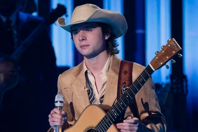 Watch' American Idol''s John Foster Deliver Tearful Tribute to Late Friend Maggie