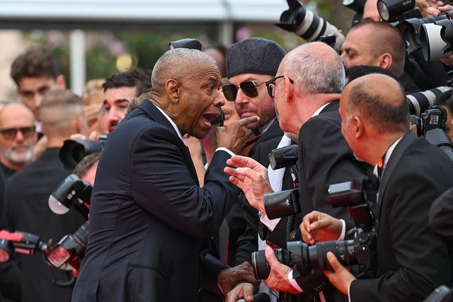 Denzel Washington Seen on Video Having Tense Exchange with Pushy Photographer on Cannes Red Carpet