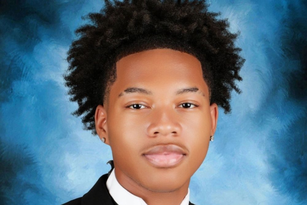 Prom Date of Slain Teen Emotionally Honors Him by Wearing Dress with His Photo on, Bringing His Mom to Tears