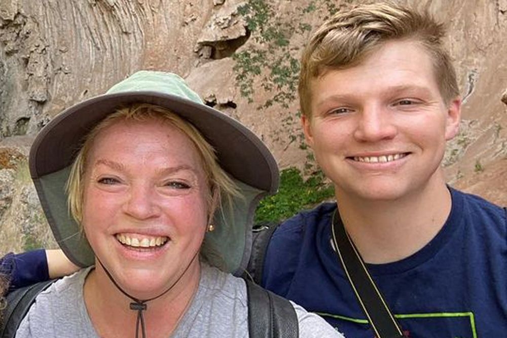 'Sister Wives'' Janelle Brown Says 'Something Happened' to Garrison in the Year Before His Death: 'It Really Just Got Him'