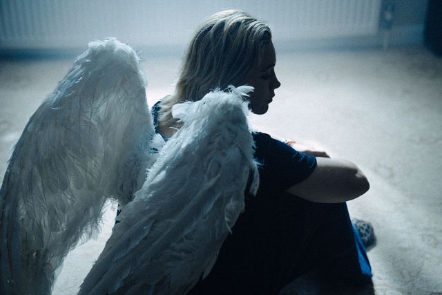 Florence Pugh Stars as an Angel-Winged Doctor in Yungblud's 'Zombie' Music Video: Watch