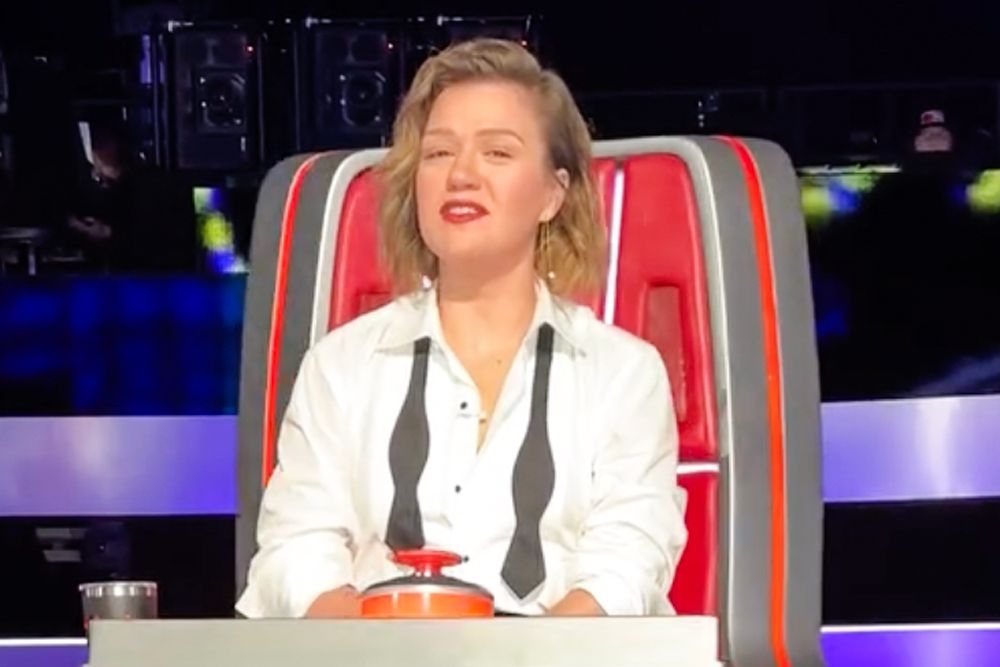 Kelly Clarkson Debuts a Choppy Bob as She Returns to 'The Voice' with a New Look