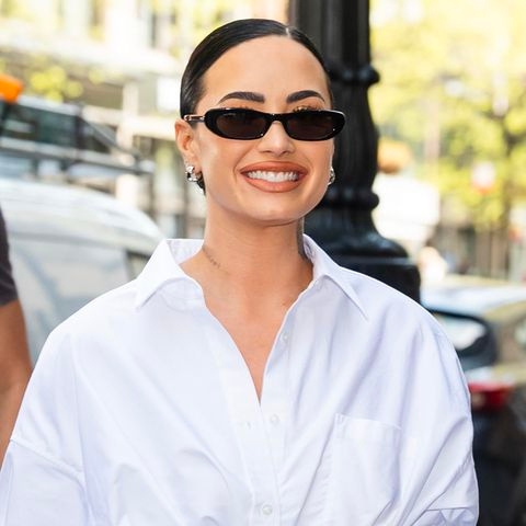 Demi Lovato Brings Sunny Vibes to New York City, Plus Penn Badgley, Julia Louis-Dreyfus, Heidi Klum and More