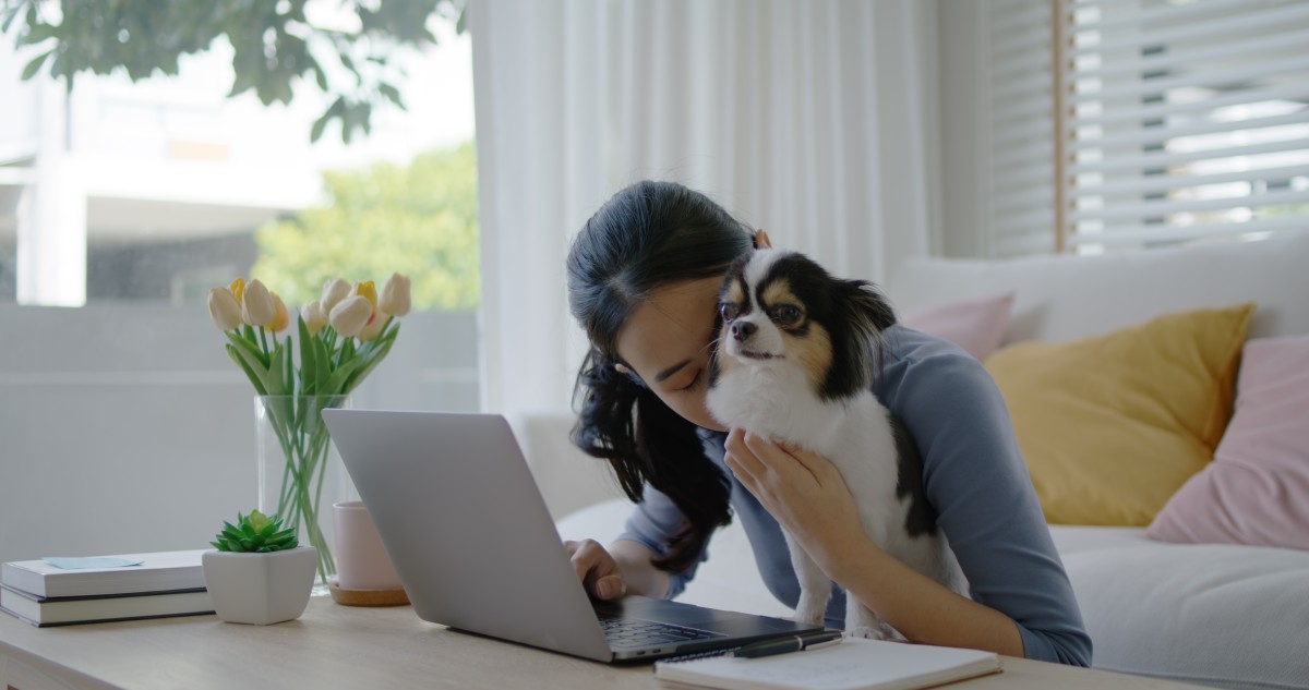 So, Your Dog Definitely Knows When You're Stressed–Here's How
