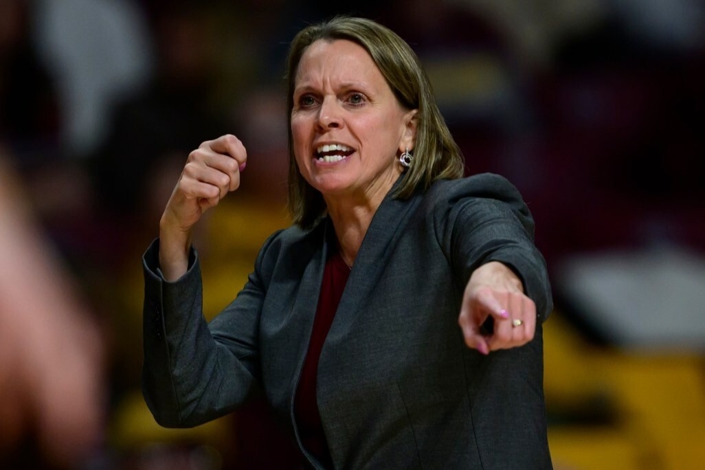 Women's basketball: Gophers coach Dawn Plitzuweit makes her pitch