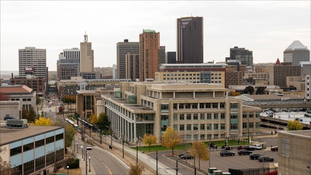 Minnesota loosens distance exemption on state employee return to office order