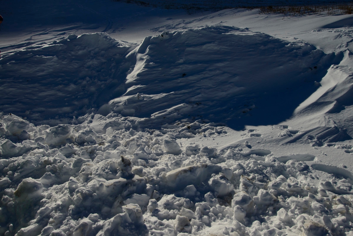 Inbounds Avalanche Caught on California Ski Resort's Webcam