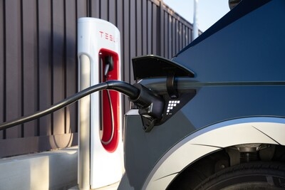 Hyundai Owners Gain Access to U.S. Tesla Superchargers With Complimentary NACS Adapters