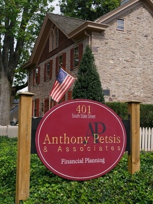 Anthony Petsis & Associates, Inc. Advisors Honored as InvestmentNews 5-Star Financial Planners for 2025