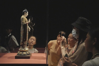 Xinhua Silk Road: Over 200 Dehua white porcelain masterpieces showcased in Shanghai for cultural promotion