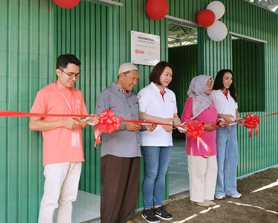 Supporting Education and Environment in Indonesia, OCBC Builds a School Using Eco-Bricks Made from Plastic Waste Through the SPARTA Program