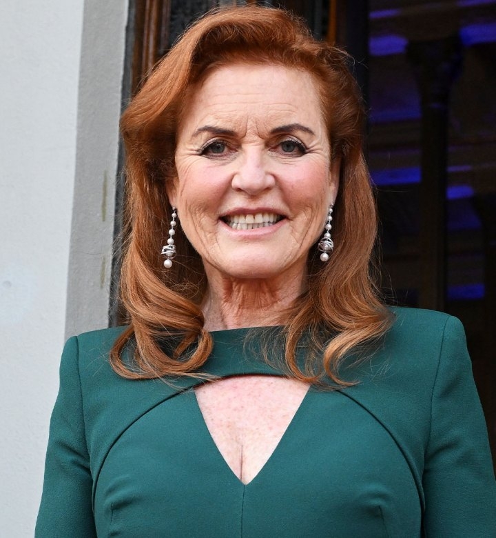 Sarah Ferguson Unveils New Pics with Her Daughters & Their Body Language Is So Telling
