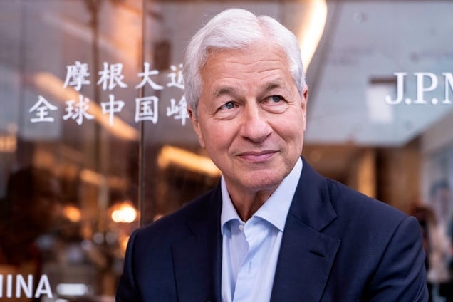 Jamie Dimon says he's not retiring from JPMorgan Chase for 'several years'