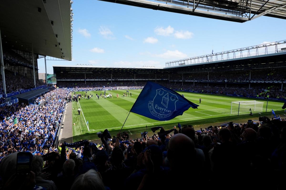 Six times Reading visited Goodison Park as Everton wave goodbye to historic home