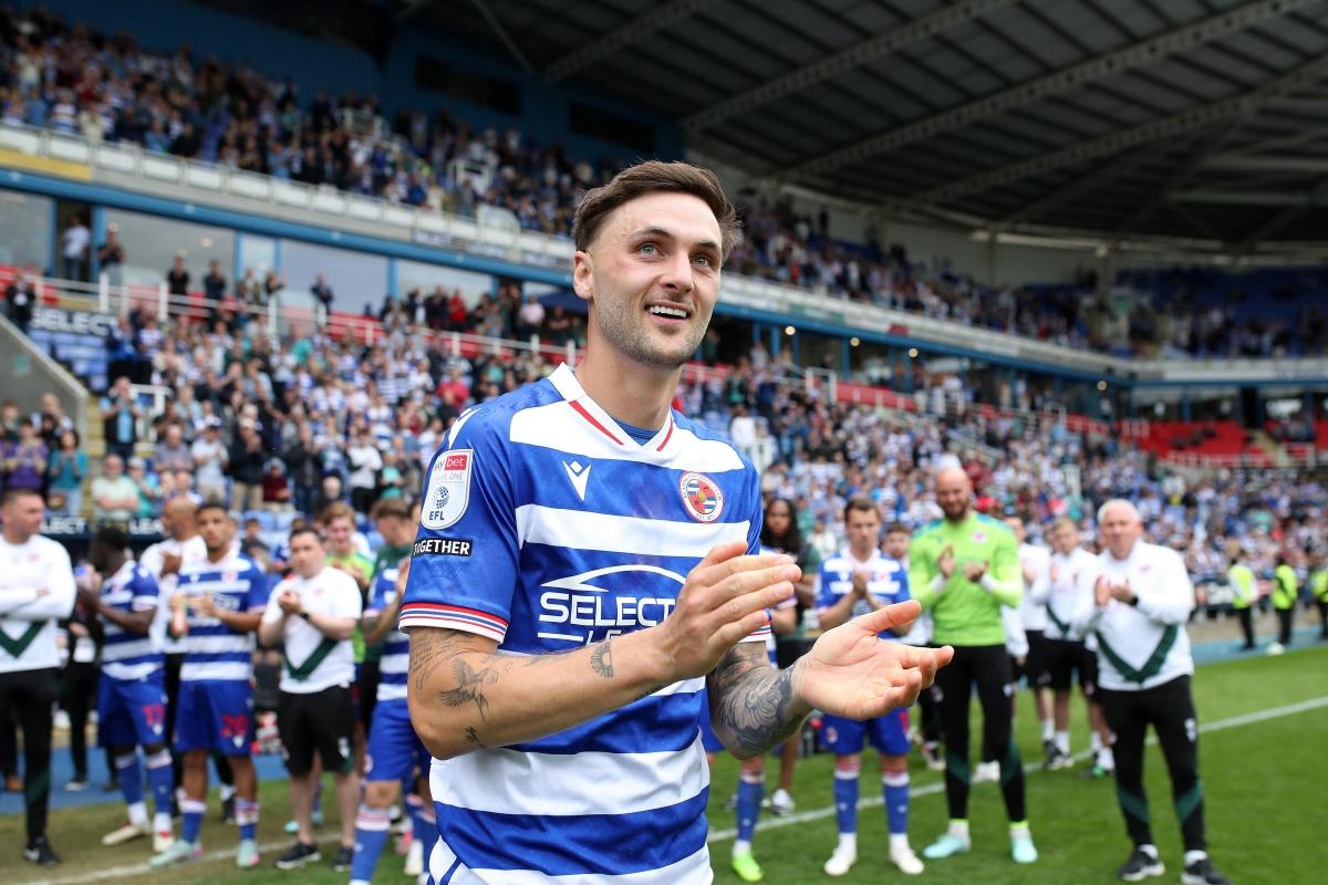 Working with Rob Couhig again 'a big factor' in new deal says Reading favourite Wing