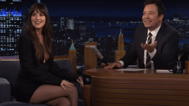 Dakota Johnson Reacts to Near-Wardrobe Malfunction on Jimmy Fallon's Show