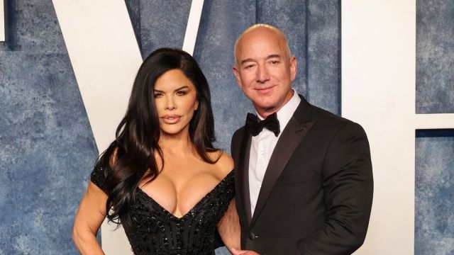 Jeff Bezos & Lauren Sanchez's Wedding Guests Kept in the Dark About Details, Says ‘Source'