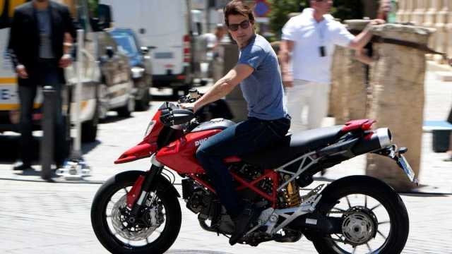 Tom Cruise Doing His Risky Movie Stunts Worries His Rumored Girlfriend, Says ‘Source'
