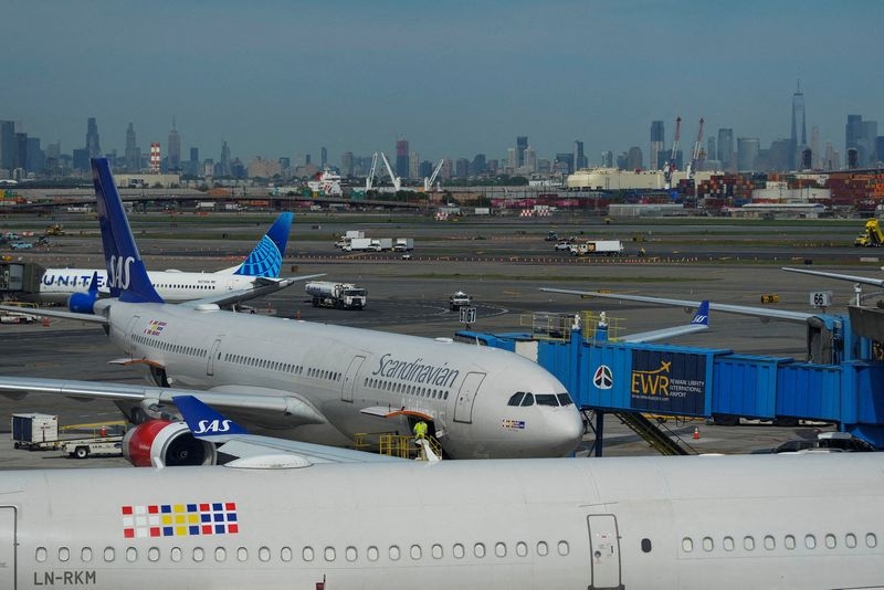 Demand, traffic falls at Newark airport following outages