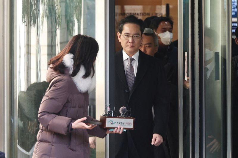 South Korea's top court clears Samsung Chairman Lee in 2015 merger case, Yonhap says