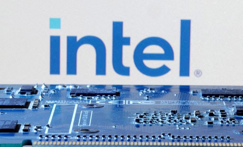 Intel has limited customer commitments for latest chip manufacturing tech, CFO says