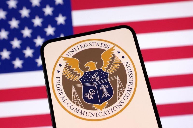 Republican FCC commissioner Simington will step down this week