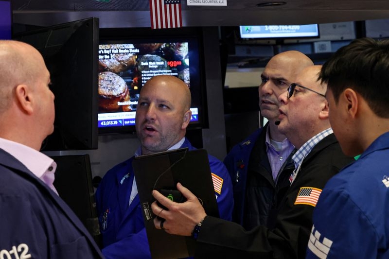 US regulators push through last-minute delay to new private fund reporting rules