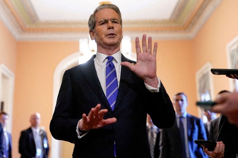 Bessent says he will meet Chinese officials, discuss tariff deadline extension