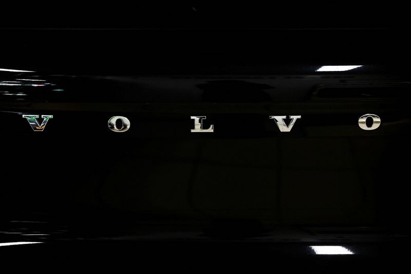 Volvo Cars to start mid-size SUV production at US plant next year