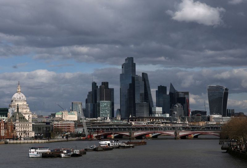Analysis-Banks to battle exchanges for fees on Britain's new private share trading platform