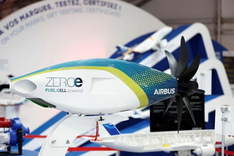 UK invests $340 million in clean tech for air travel