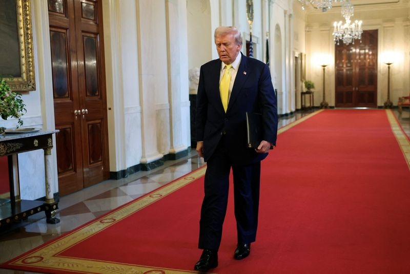 Analysis-Trump's 401(k) order offers retirement savers crypto, private assets, but also higher fees and more risk