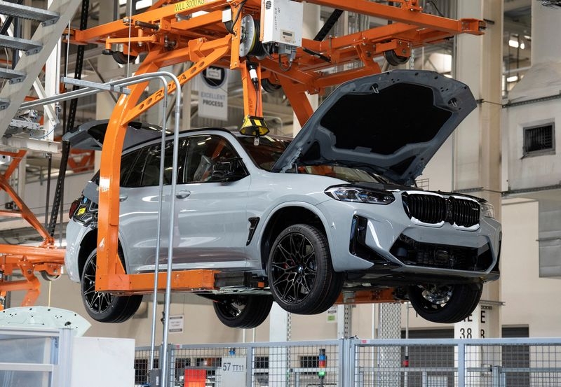 US manufacturing output barely rises in May