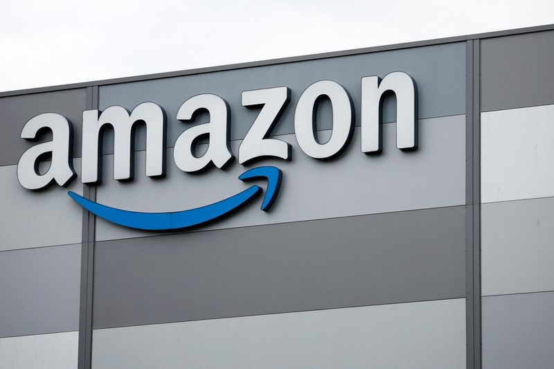 Australia's internet network signs Amazon satellite service